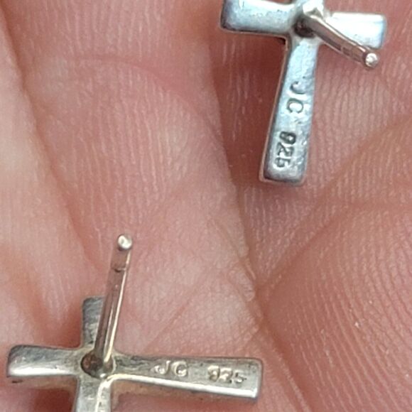925 Sterling Silver Cross Stud Earrings - Picture 4 of 7